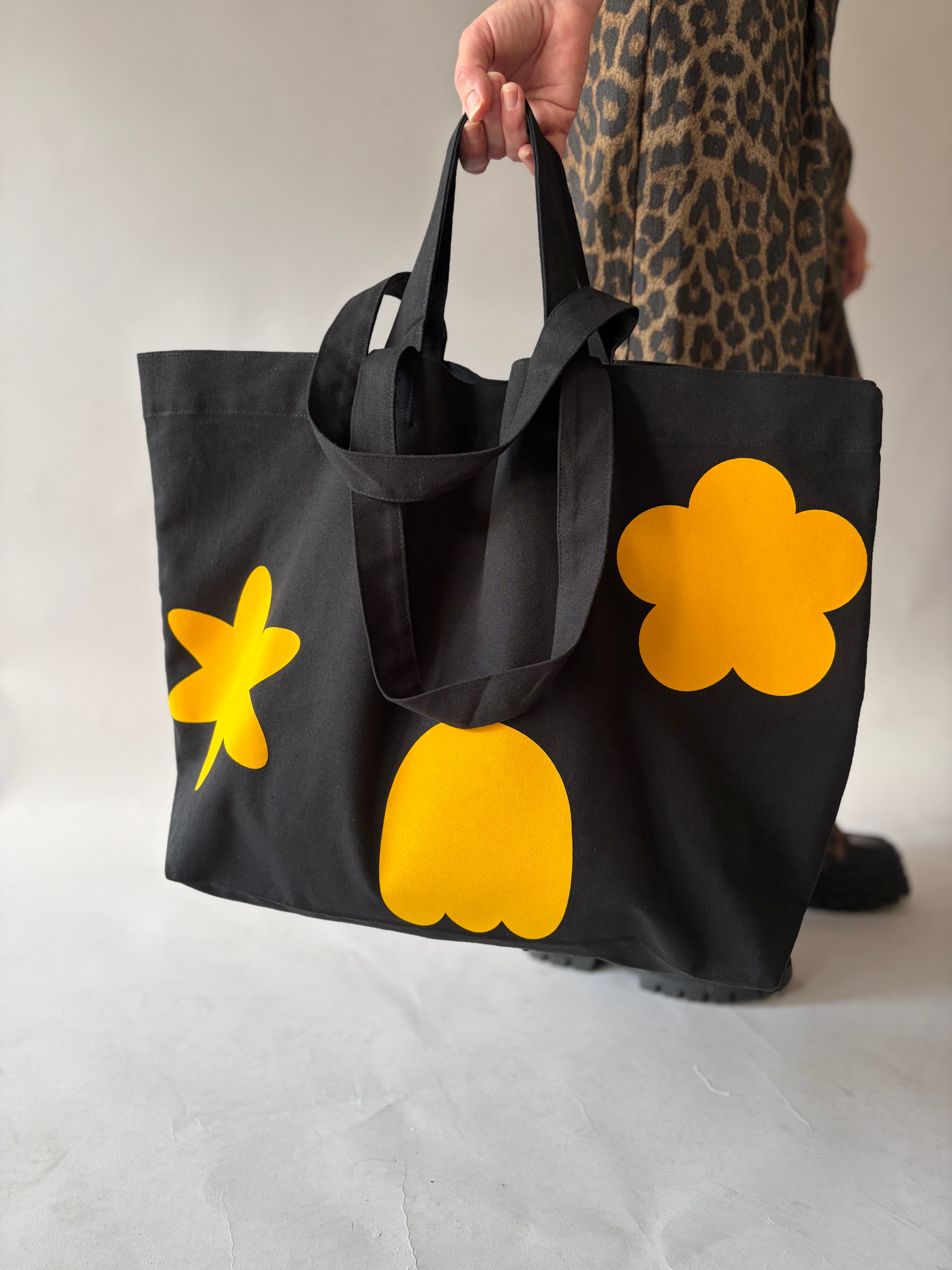 The Everyday Tote by shuz.MINI