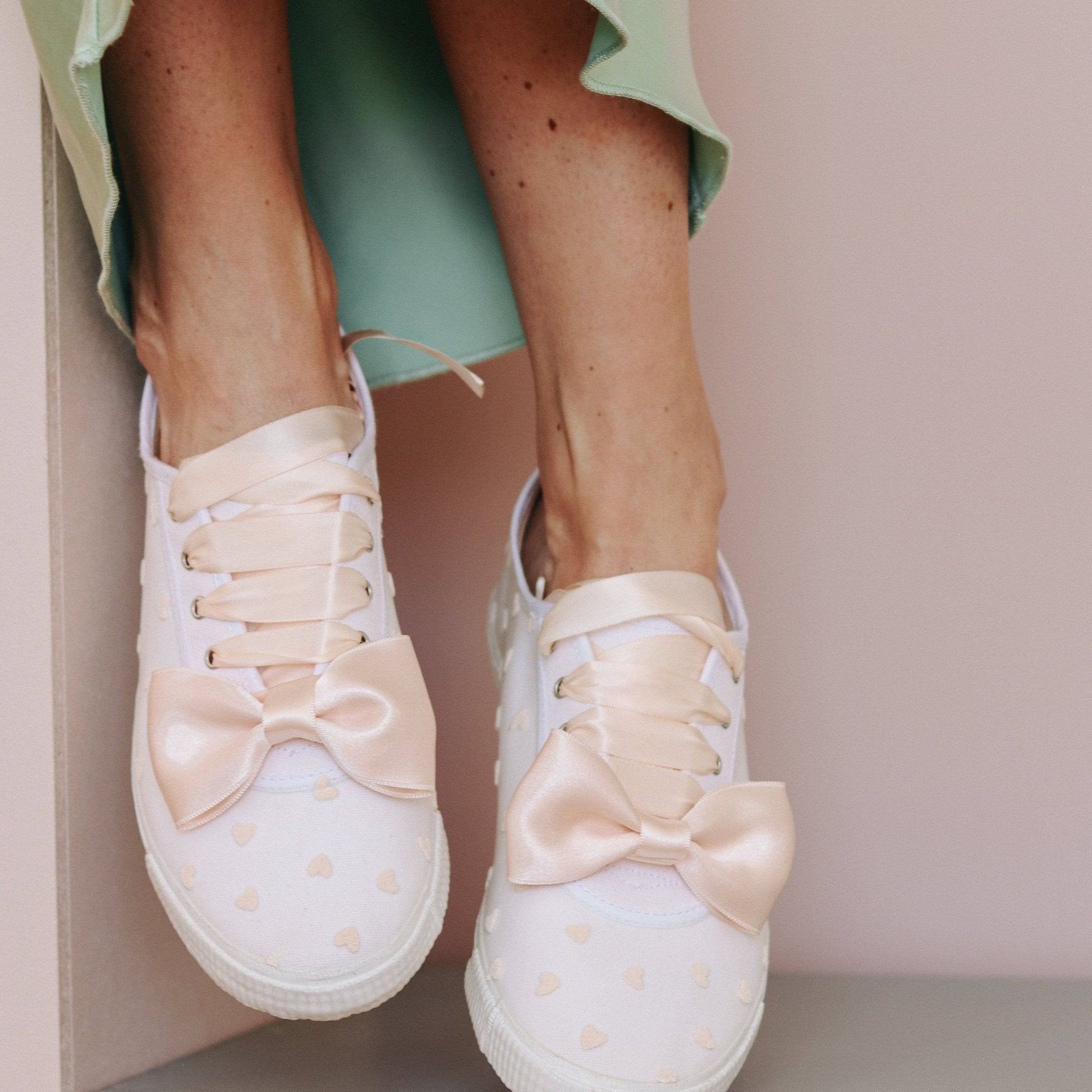 tenisice na roza srca za vjenčanje
